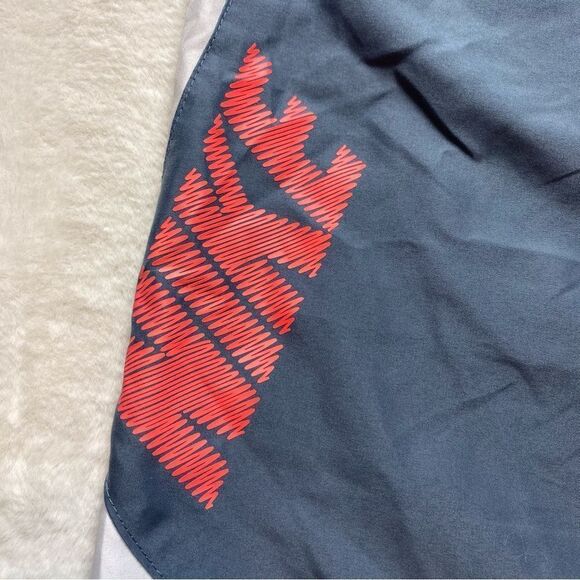Nike Gray Board Style Shorts Size XL - Picture 7 of 11
